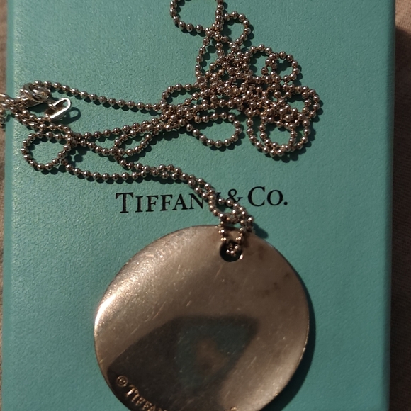 Genuine Tiffany & Co. Pendant and chain. - Picture 6 of 10